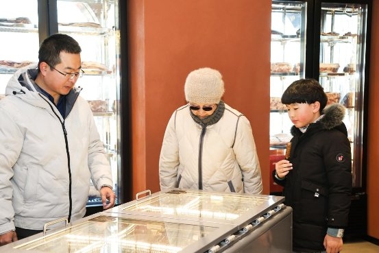 比奇鸟皇家牛排铜川路店盛大开业，全球甄选优质牛肉，广受消费者好评